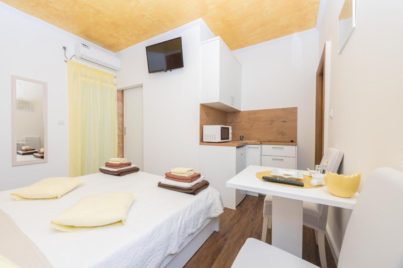 Apartments Song Of Joys Makarska Exterior photo