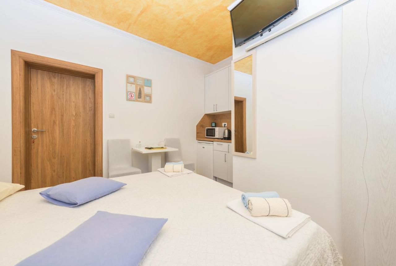 Apartments Song Of Joys Makarska Exterior photo