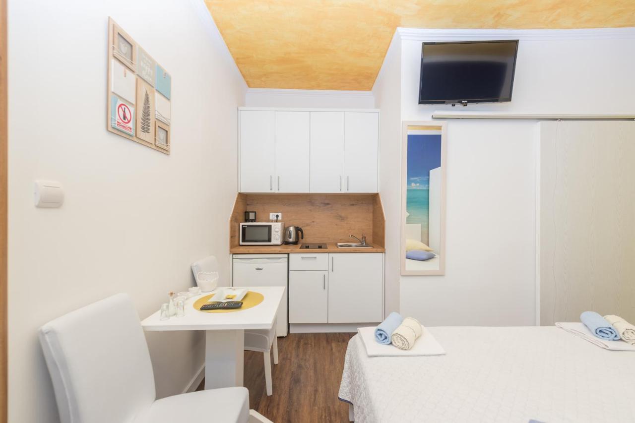 Apartments Song Of Joys Makarska Exterior photo