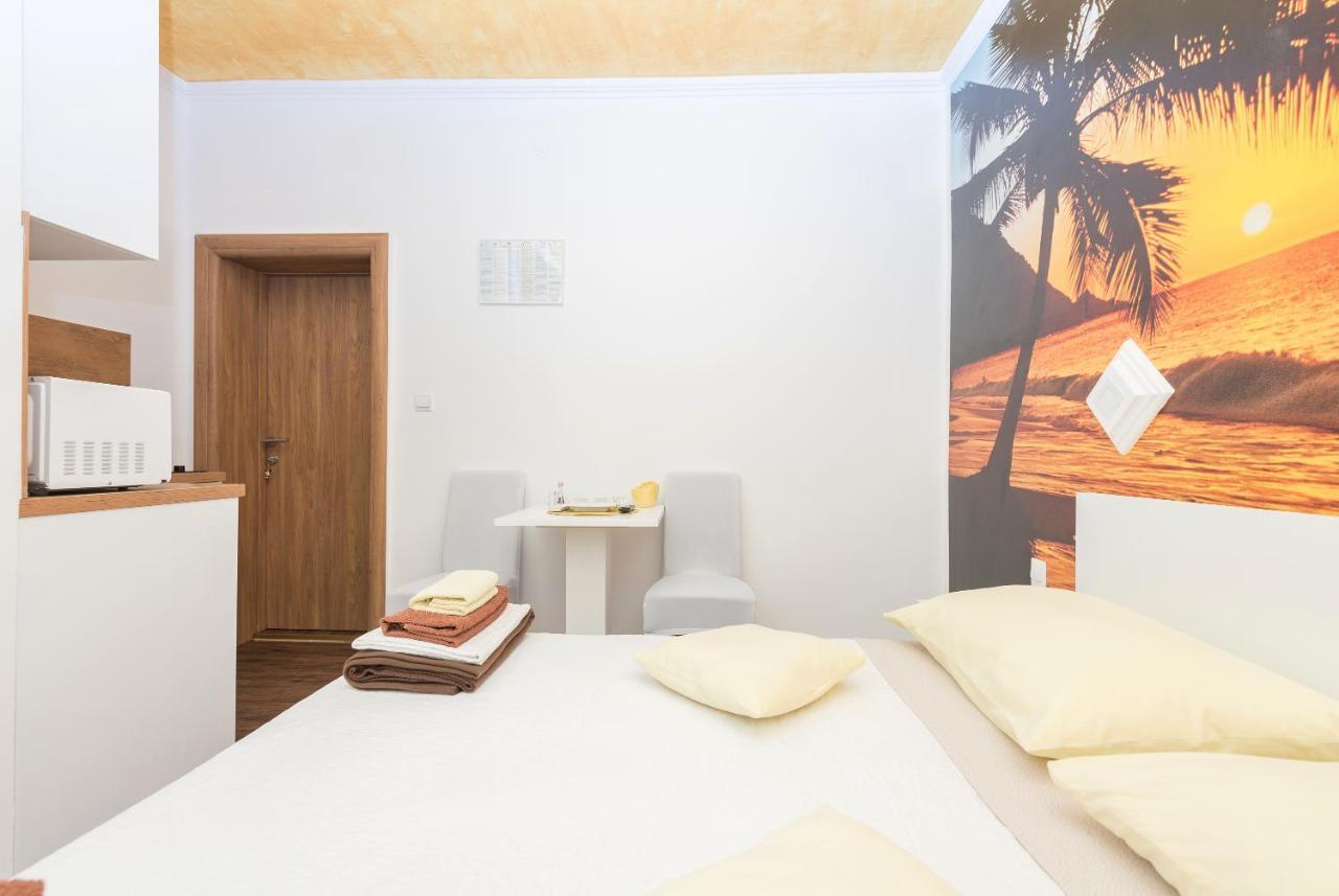 Apartments Song Of Joys Makarska Exterior photo