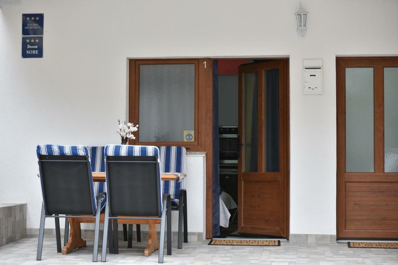Apartments Song Of Joys Makarska Exterior photo