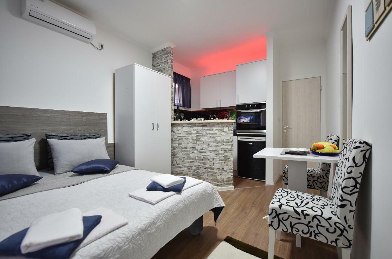 Apartments Song Of Joys Makarska Exterior photo