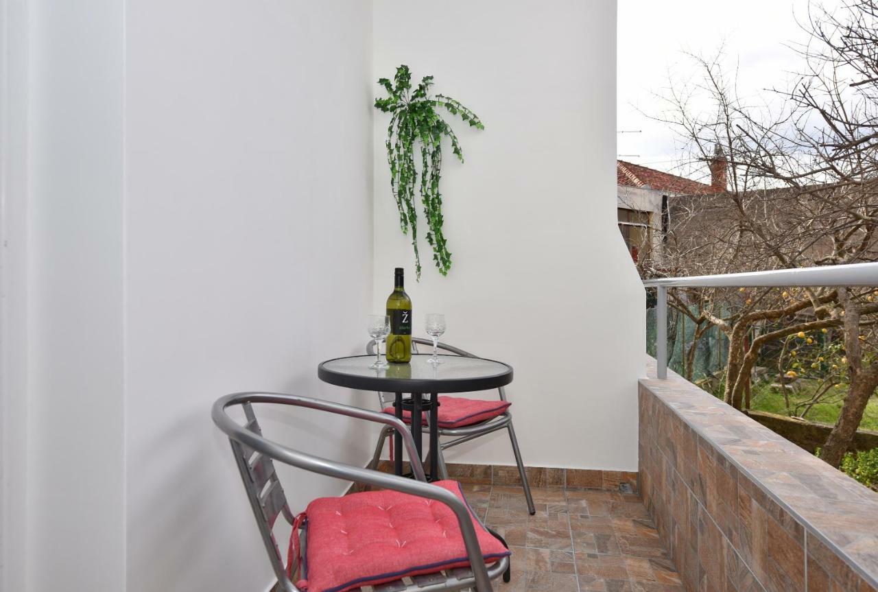 Apartments Song Of Joys Makarska Exterior photo